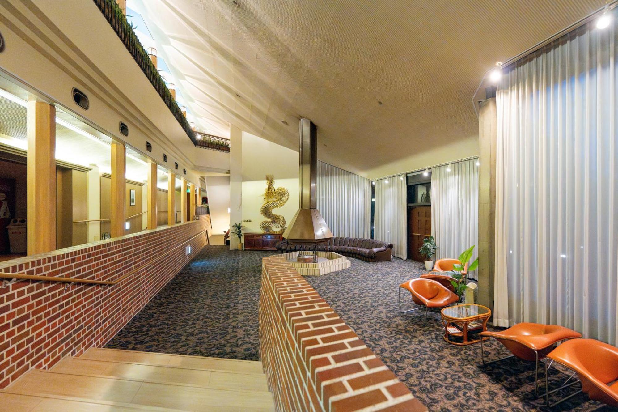 富士祥栄会館 Hotel Oyama  Bagian luar foto